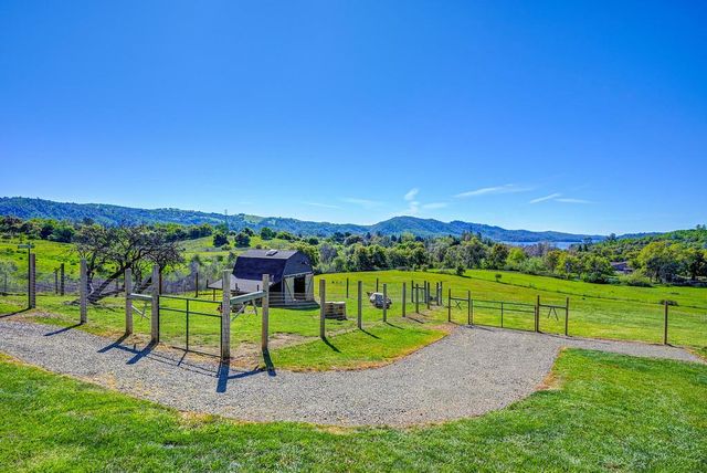 3185 Rattlesnake Rd, Newcastle, CA 95658