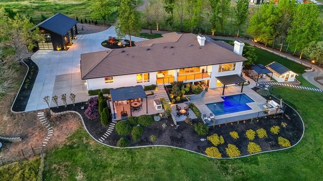 3185 Rattlesnake Rd, Newcastle, CA 95658