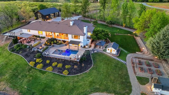 3185 Rattlesnake Rd, Newcastle, CA 95658