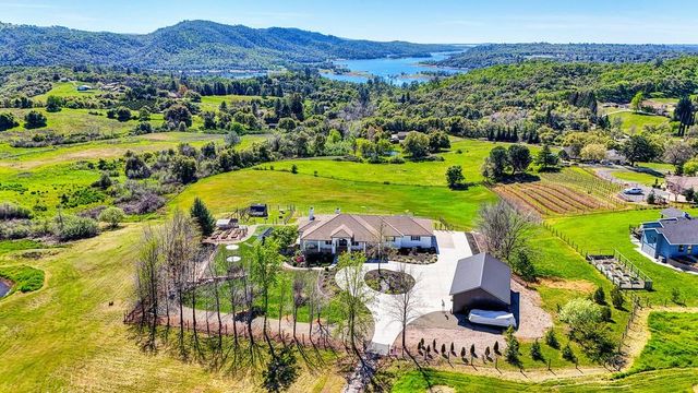 3185 Rattlesnake Rd, Newcastle, CA 95658