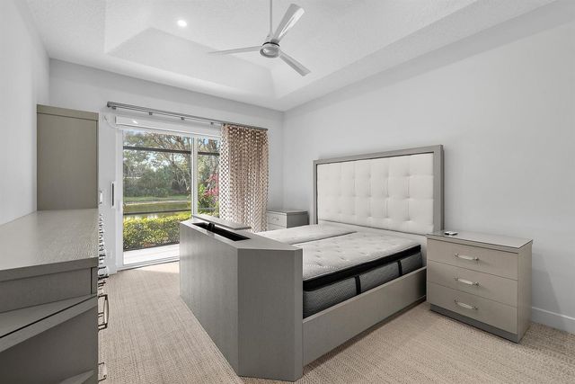 8110 Sandpiper Way, West Palm Beach, FL 33412