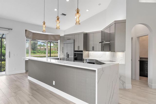 8110 Sandpiper Way, West Palm Beach, FL 33412