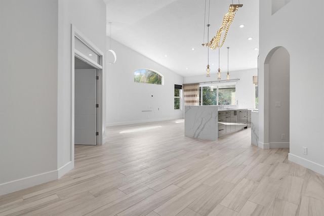 8110 Sandpiper Way, West Palm Beach, FL 33412