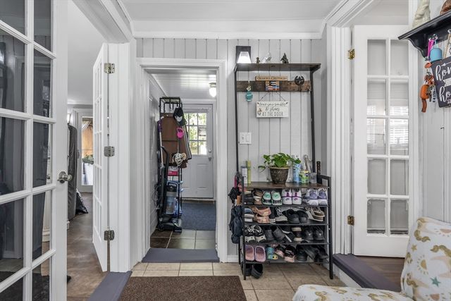 50 Chickering St, Lawrence, MA 01843