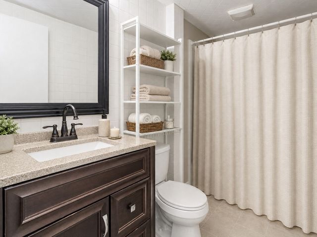 50 Chickering St, Lawrence, MA 01843