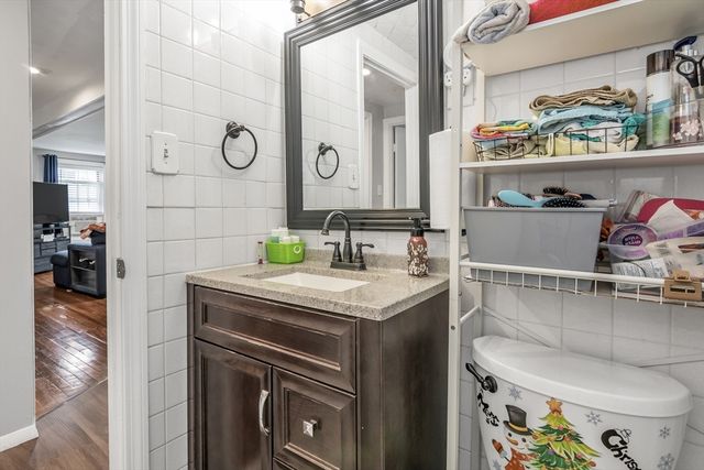 50 Chickering St, Lawrence, MA 01843