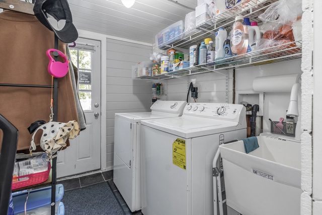 50 Chickering St, Lawrence, MA 01843