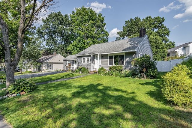 50 Chickering St, Lawrence, MA 01843