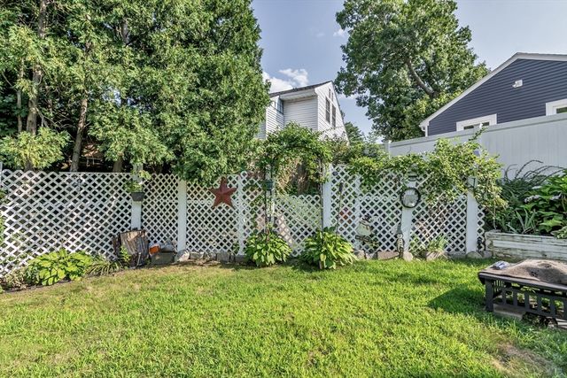 50 Chickering St, Lawrence, MA 01843