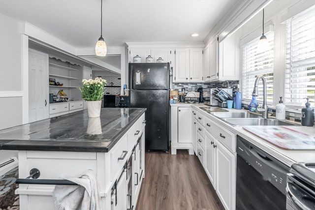 50 Chickering St, Lawrence, MA 01843
