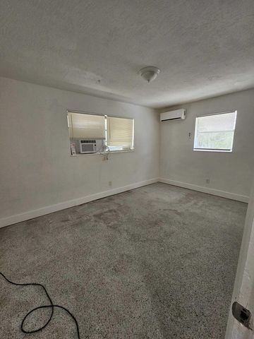 2740 NW 2ND Street, Pompano Beach, FL 33069