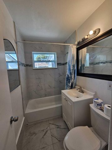 2740 NW 2ND Street, Pompano Beach, FL 33069