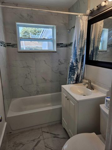 2740 NW 2ND Street, Pompano Beach, FL 33069