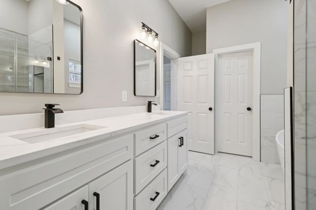 4180 Interurban Road, Lancaster, TX 75134