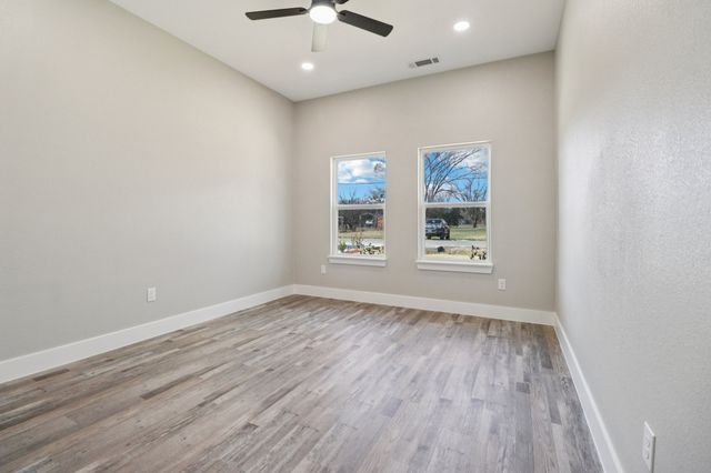 4180 Interurban Road, Lancaster, TX 75134