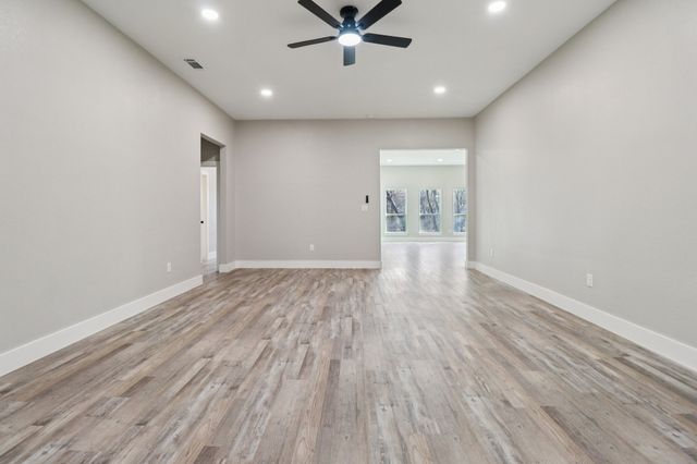 4180 Interurban Road, Lancaster, TX 75134