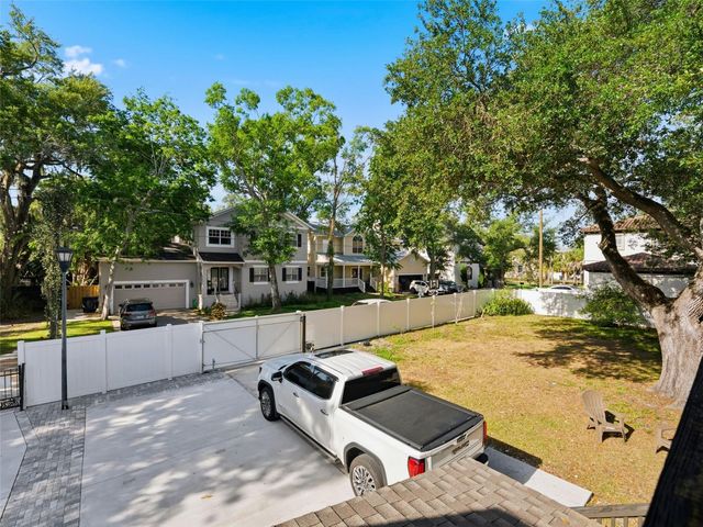 2607 W WYOMING AVENUE, Tampa, FL 33611