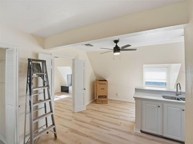 2607 W WYOMING AVENUE, Tampa, FL 33611