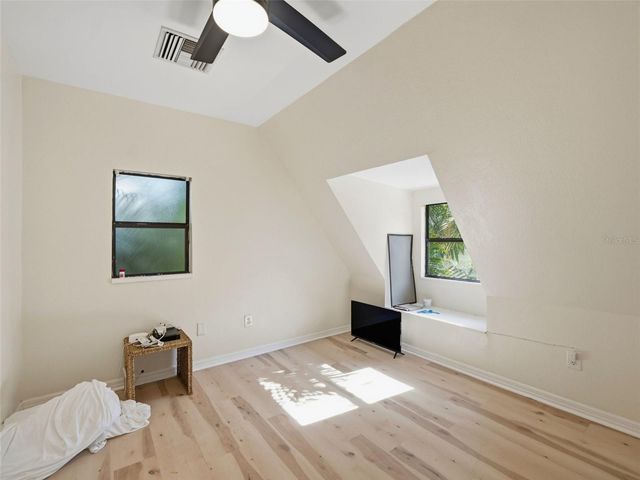 2607 W WYOMING AVENUE, Tampa, FL 33611