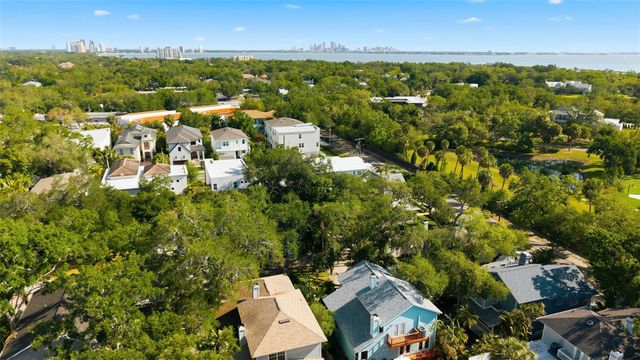 2607 W WYOMING AVENUE, Tampa, FL 33611