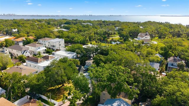 2607 W WYOMING AVENUE, Tampa, FL 33611