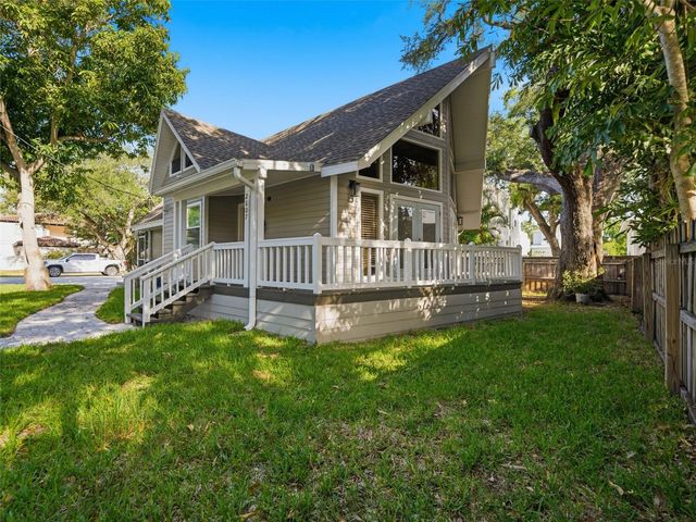 2607 W WYOMING AVENUE, Tampa, FL 33611