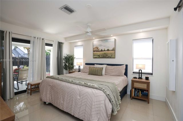 9330 NW 43rd St, Sunrise, FL 33351