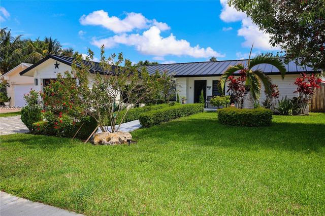 9330 NW 43rd St, Sunrise, FL 33351