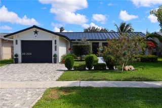 9330 NW 43rd St, Sunrise, FL 33351