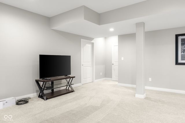 87 Westbrook Court, Columbus, IN 47201