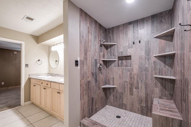 4821 Lawrence Road, Baytown, TX 77523