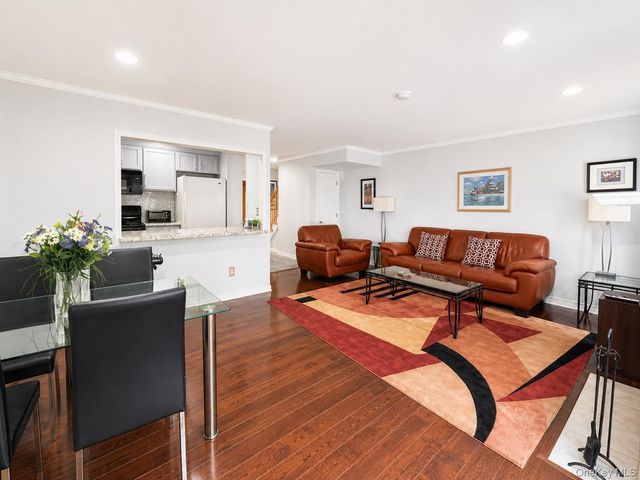 802 Sara Circle, Port Jefferson Station, NY 11776