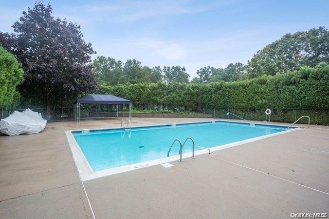 802 Sara Circle, Port Jefferson Station, NY 11776