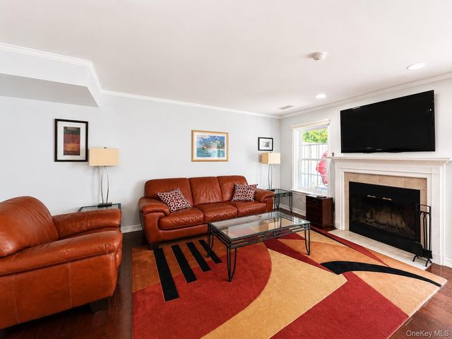 802 Sara Circle, Port Jefferson Station, NY 11776