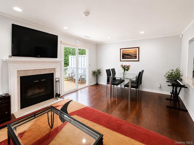 802 Sara Circle, Port Jefferson Station, NY 11776