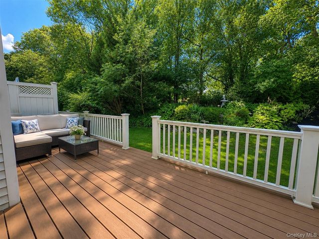 802 Sara Circle, Port Jefferson Station, NY 11776