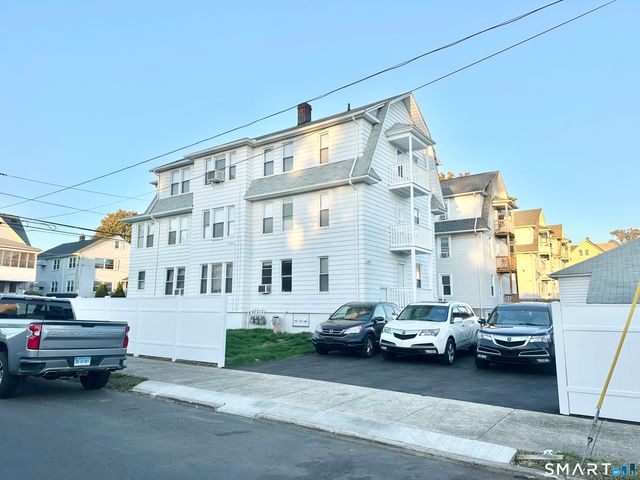 67 Tremont Avenue, Bridgeport, CT 06606