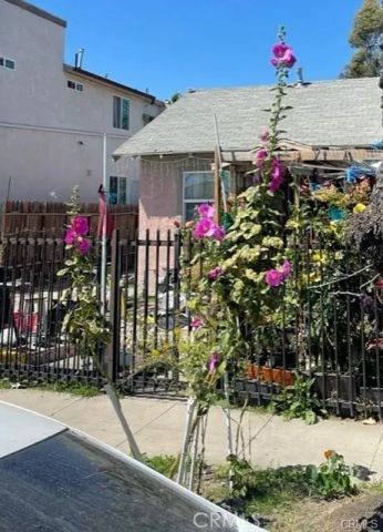 207 E 94th, Los Angeles, CA 90003