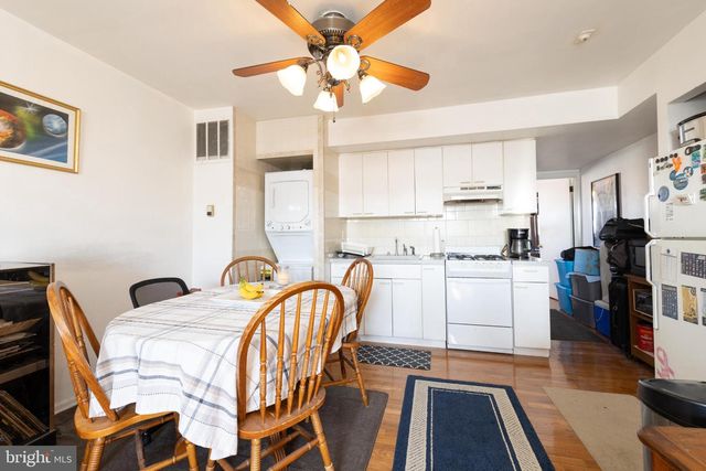 910 MOUNTAIN ST, Philadelphia, PA 19148