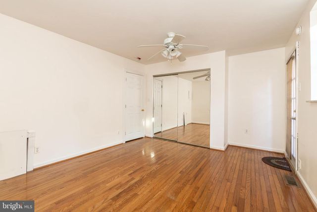 910 MOUNTAIN ST, Philadelphia, PA 19148