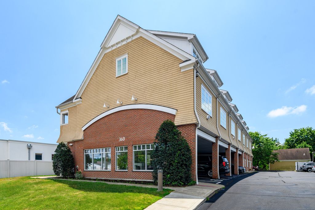 360 Westport Avenue 10, Norwalk, CT 06851