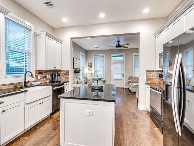 48 Park Street, Carlton Landing, OK 74432