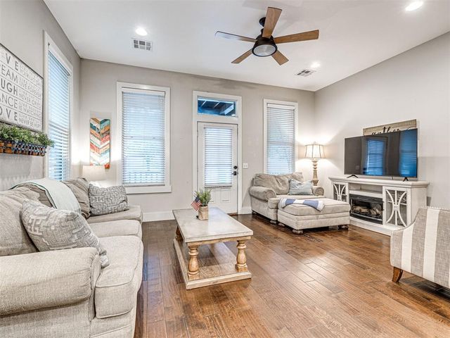 48 Park Street, Carlton Landing, OK 74432