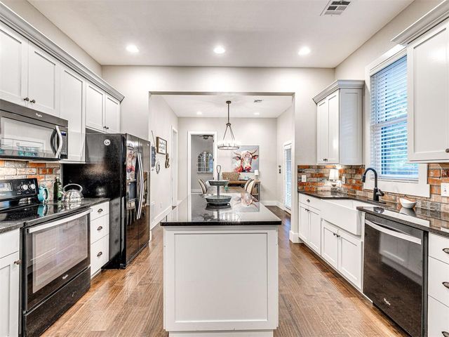 48 Park Street, Carlton Landing, OK 74432