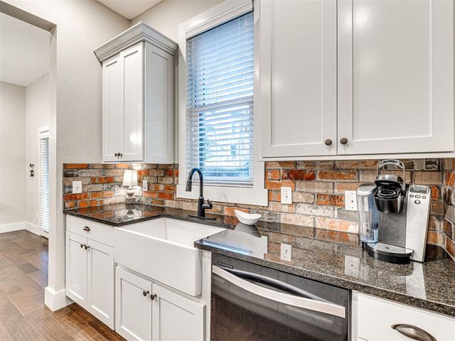 48 Park Street, Carlton Landing, OK 74432