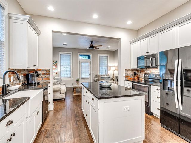 48 Park Street, Carlton Landing, OK 74432