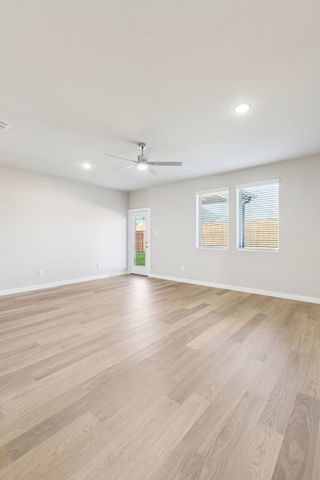 857 Rockcloud Drive, Fort Worth, TX 76052