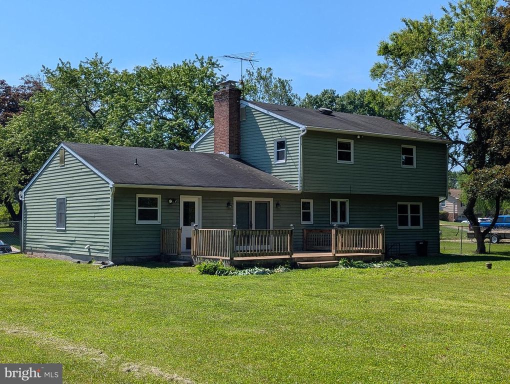 Image 2 of property listing at 2408 DIXIE LN, Forest Hill, MD 21050