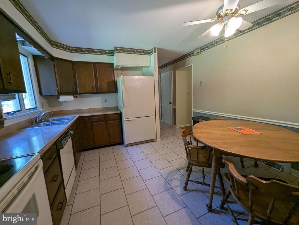 Image 5 of property listing at 2408 DIXIE LN, Forest Hill, MD 21050
