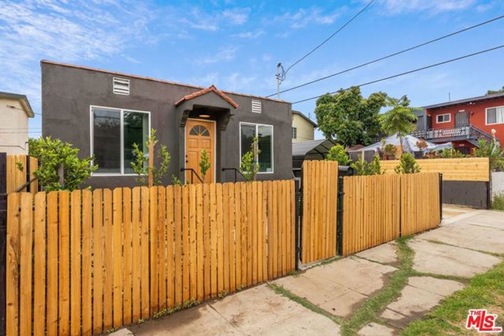 3875 Middlebury Street, Los Angeles, CA 90004